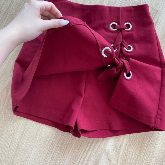 Stradivarius skirt/shorts - Picture 2 of 3